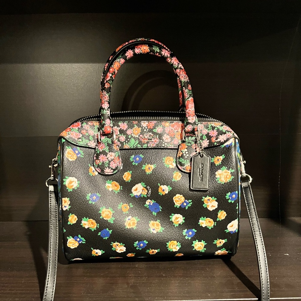 Excellent condition purse